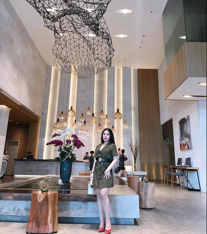 Động lực đi học mỗi ngày: Cô giáo biết 3 ngoại ngữ, chơi 4 nhạc cụ, gợi cảm hết nấc! Động lực đi học mỗi ngày: Cô giáo biết 3 ngoại ngữ, chơi 4 nhạc cụ, gợi cảm hết nấc!